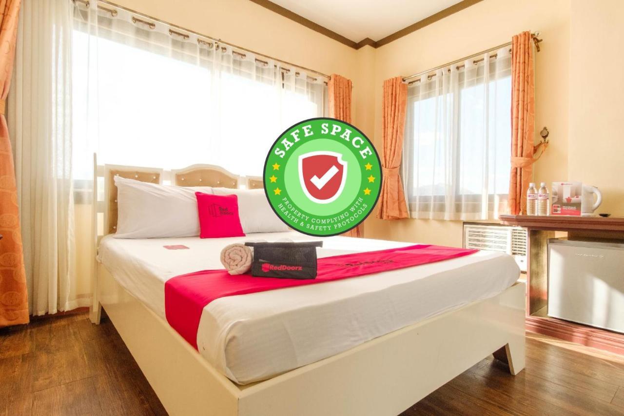 Reddoorz Plus @ Seaborne Hotel Subic Zambales Екстериор снимка