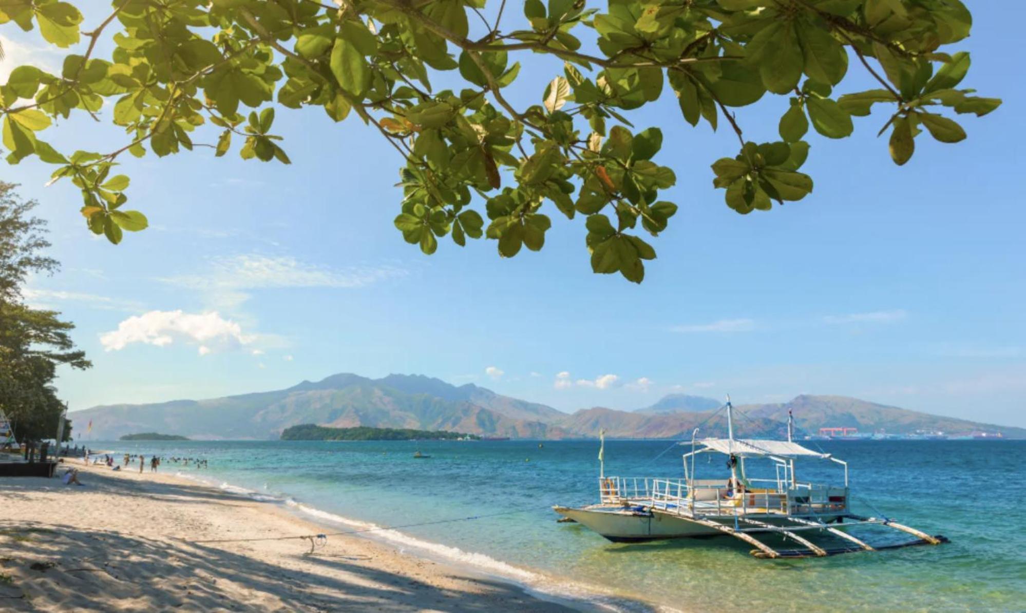Reddoorz Plus @ Seaborne Hotel Subic Zambales Екстериор снимка