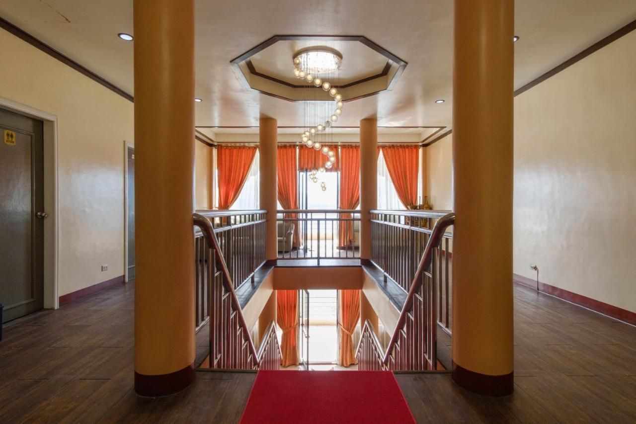 Reddoorz Plus @ Seaborne Hotel Subic Zambales Екстериор снимка