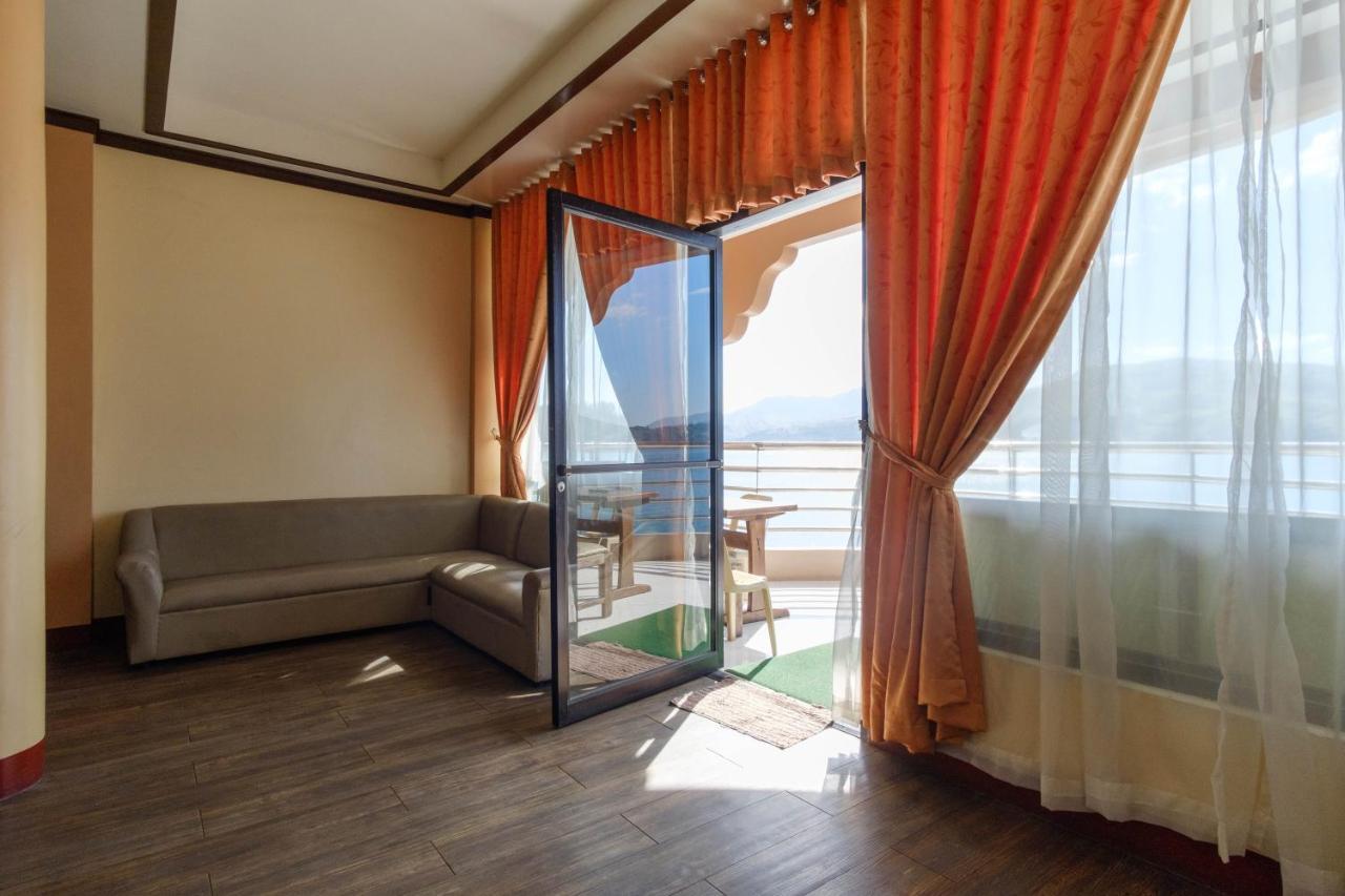 Reddoorz Plus @ Seaborne Hotel Subic Zambales Екстериор снимка