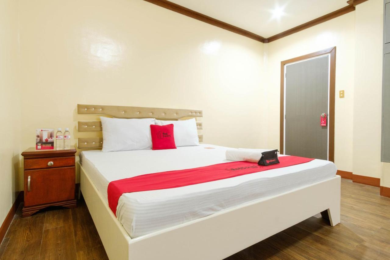 Reddoorz Plus @ Seaborne Hotel Subic Zambales Екстериор снимка