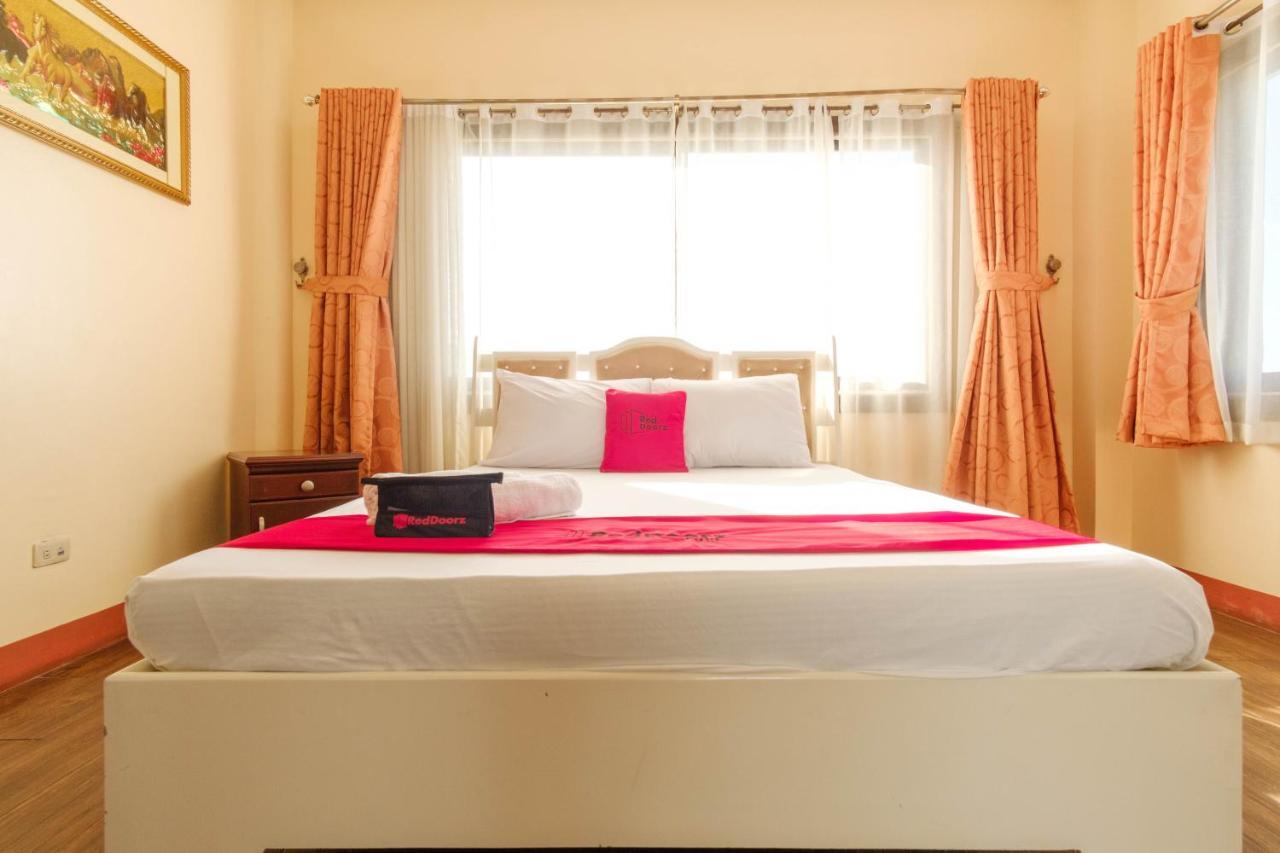 Reddoorz Plus @ Seaborne Hotel Subic Zambales Екстериор снимка