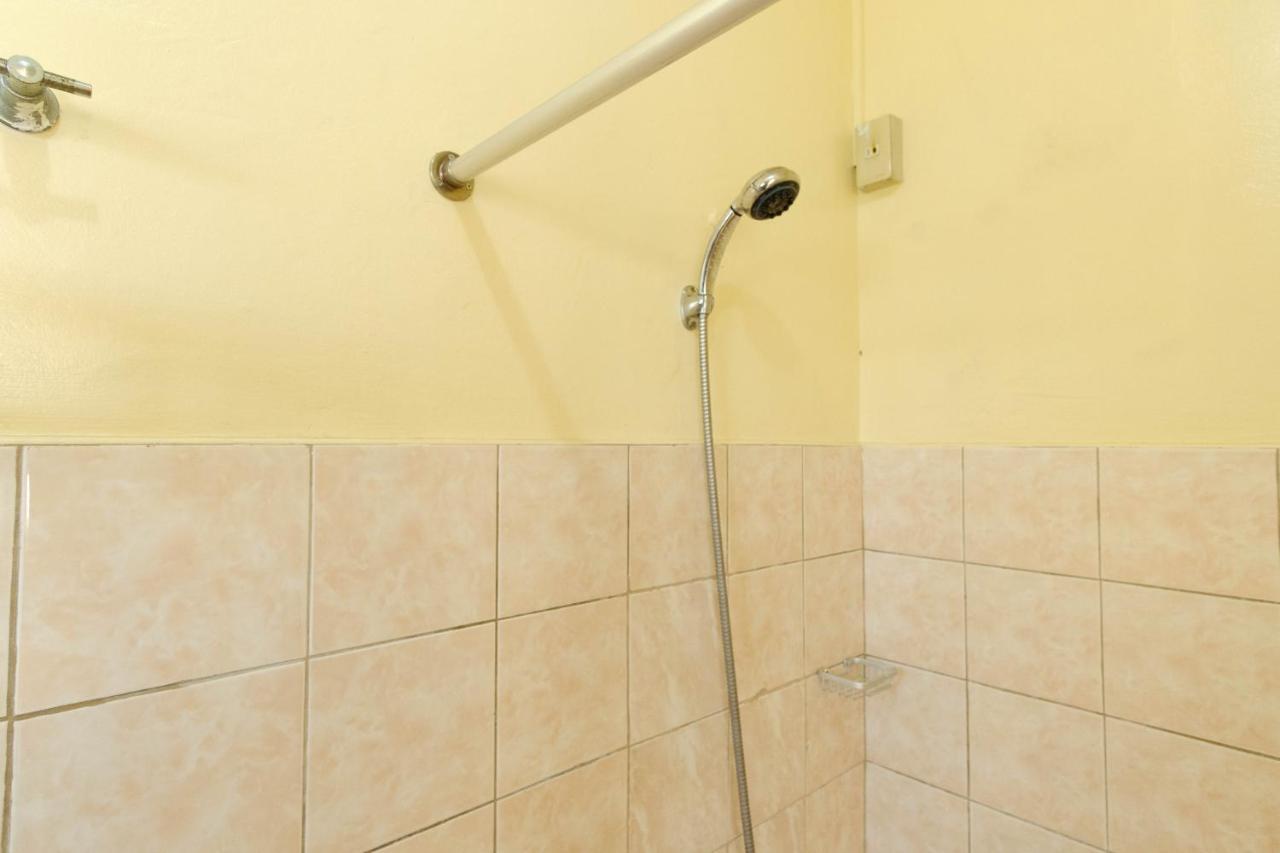 Reddoorz Plus @ Seaborne Hotel Subic Zambales Екстериор снимка