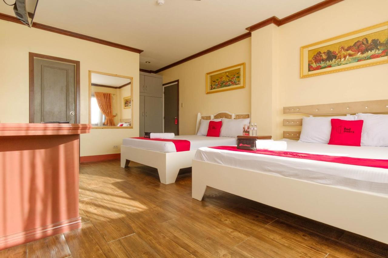 Reddoorz Plus @ Seaborne Hotel Subic Zambales Екстериор снимка